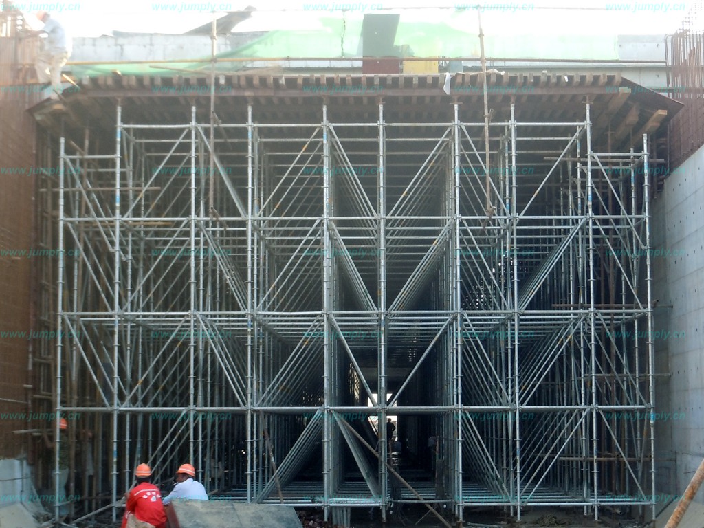 “承插型盤扣式腳手架，搭建好助手，效率有保障”
